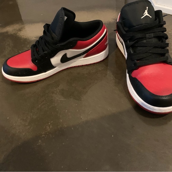 Jordan’s size 10 box not included - Picture 4 of 5